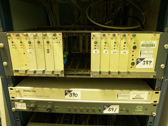 Avitem chassis with cards: VSW3108, VOA3100F, 3x V...