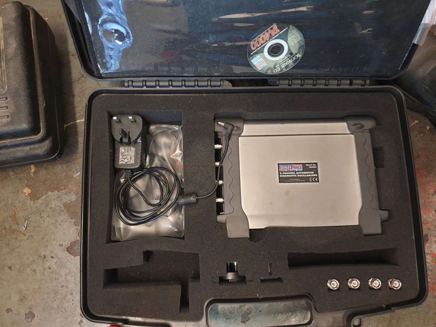 Sealey TA900 4ch automotive diagnostic oscilloscop...