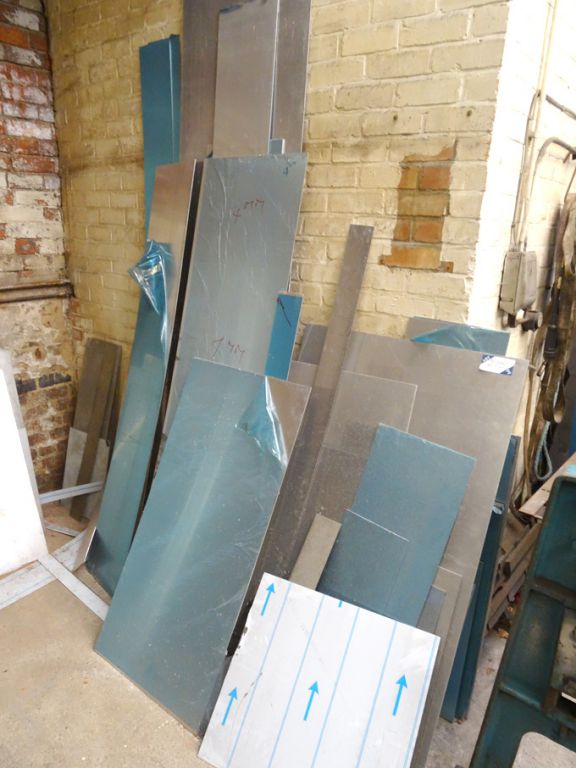 Qty various stainless steel, chequer plate off cut...