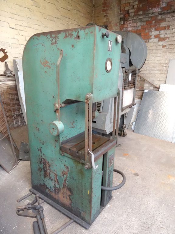 Healand 15 Ton hydraulic press, 500x400mm bed