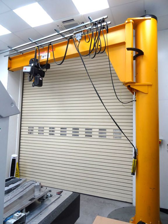 KoneCrane floor mounted swing jib, 1600kg SWL, 350...