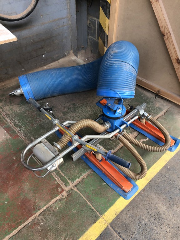 Overhead gantry vacuum lifter inc: Palamatic TC-20...