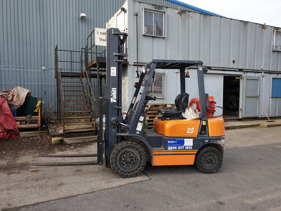 Tailift Co Ltd FG25 gas FLT, 2500kg capacity, trip...