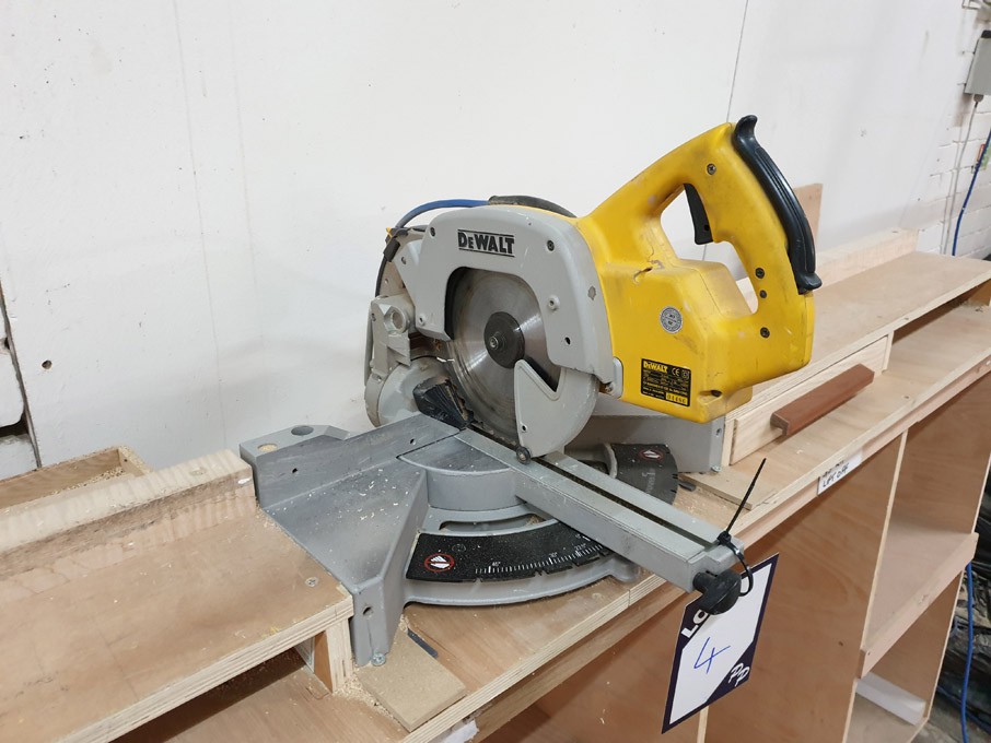 DeWalt DW701 pull down mitre saw, 216mm dia blade,...