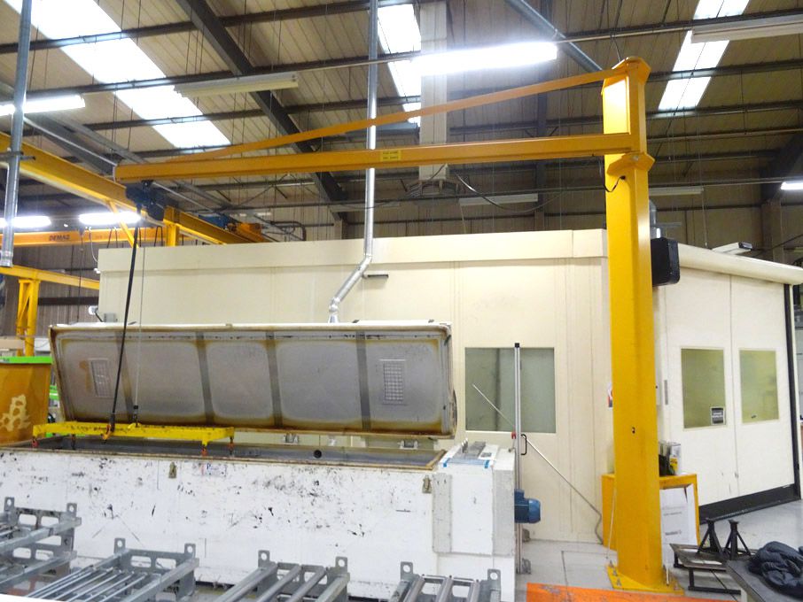 Demag floor mounted swing jib, 5m approx span, 3.6...