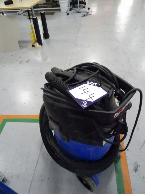 Nilfisk Alto Attix 50 extreme wet / dry vacuum cle...