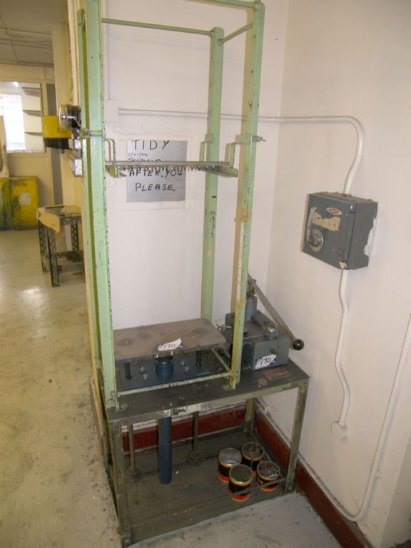 Cotswold MK15/20 dipping machine, variable height