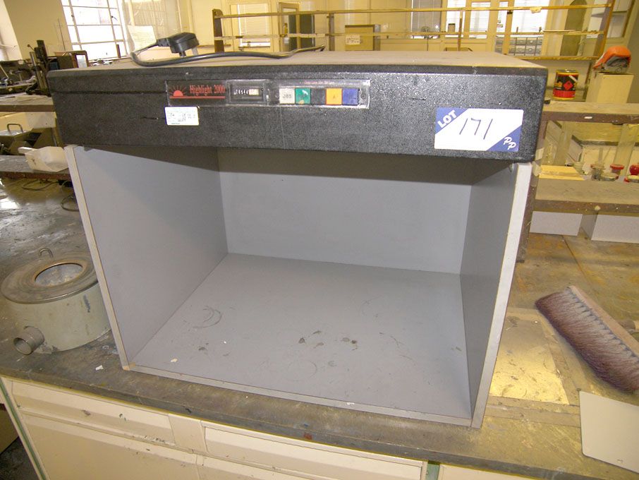 Highlight 2000 light box, 240v