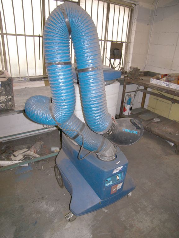 Defuma 750W portable fume extraction unit