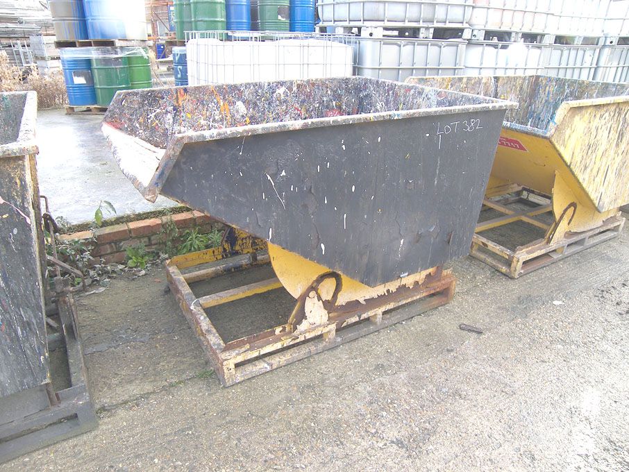 1250x1700x700mm forkable tipping skip