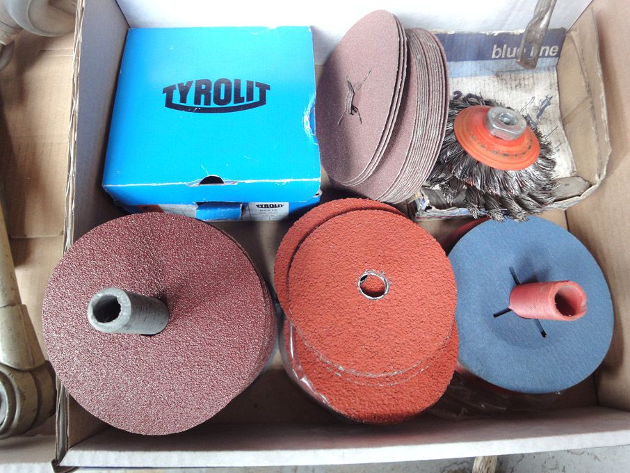 Qty various cutting, linishing, wire discs