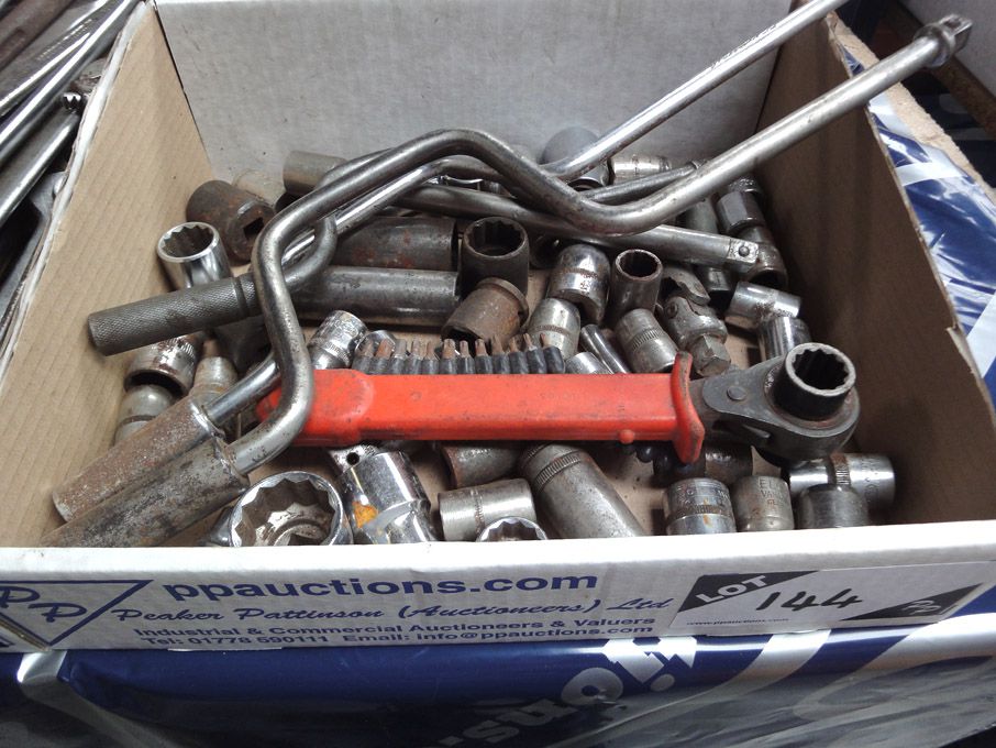 Qty various ratchets, sockets to 30mm approx