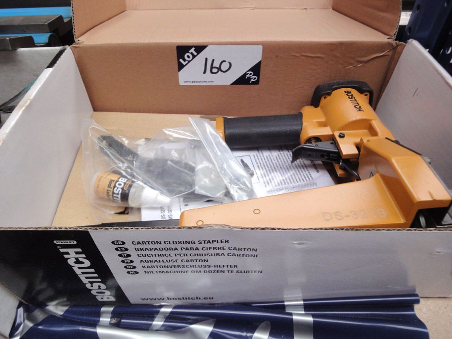 Bostitch DS-3219-E pneumatic carton closing staple...