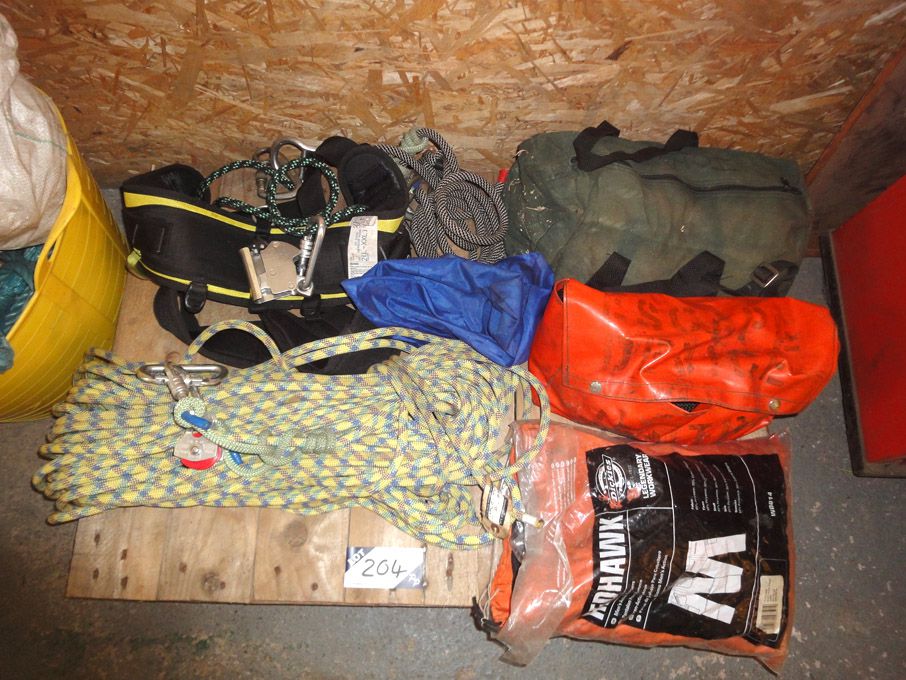 Qty climbing gear inc: ropes, harness etc on palle...