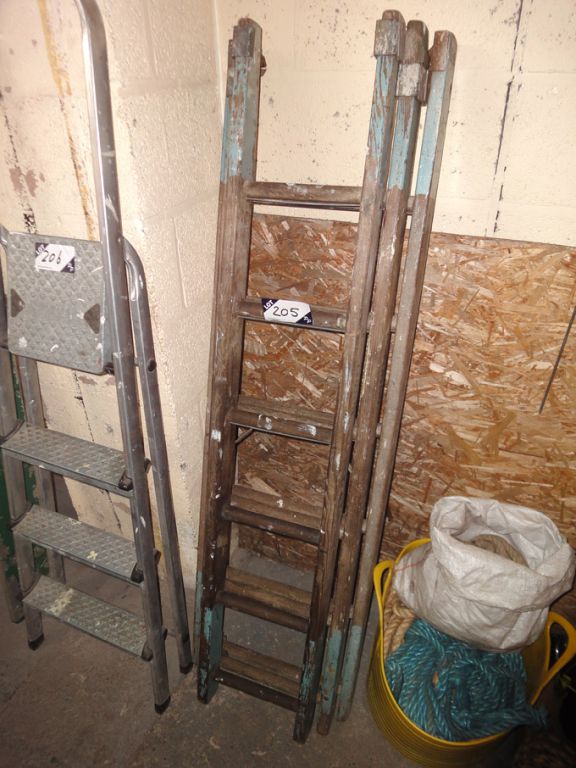 3 tier 15 rung wooden ladder,