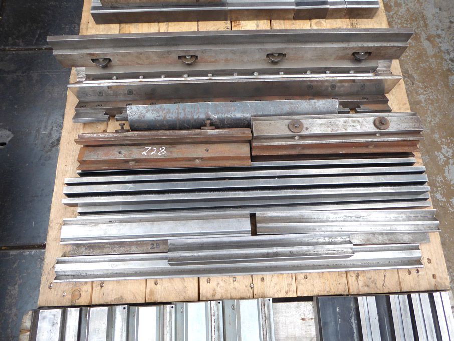 Qty press brake tooling on pallet