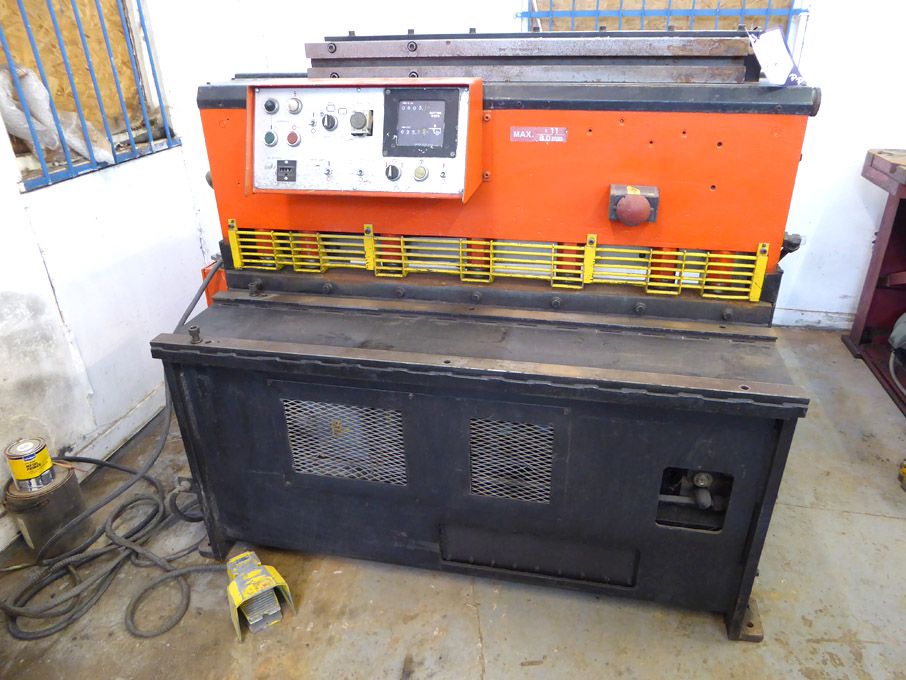 Amada S-1232 guillotine, 1270x3mm capacity, 37 SPM...
