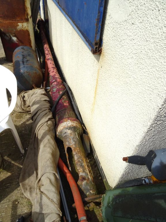 Last minute addition - Antique syle cast iron lamp...