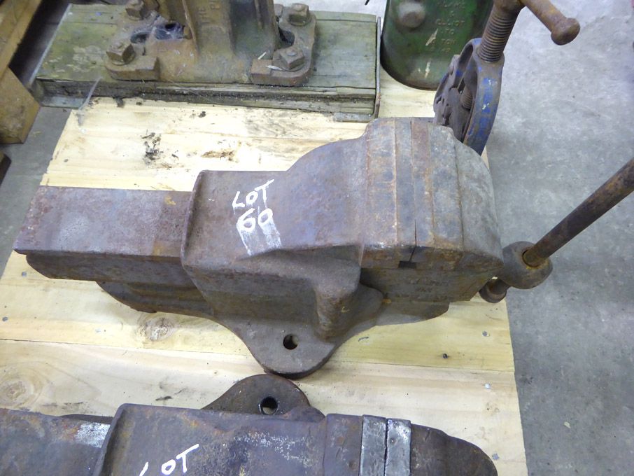 Record No.23 bench type vice, 110mm