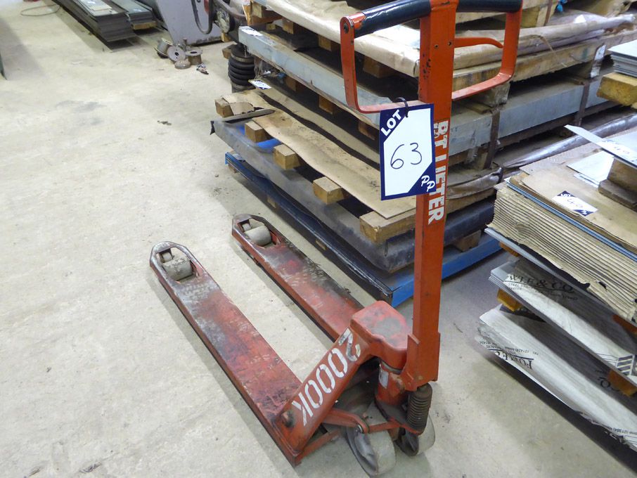 BT Lifter 2000kg manual pallet truck, 1000mm long