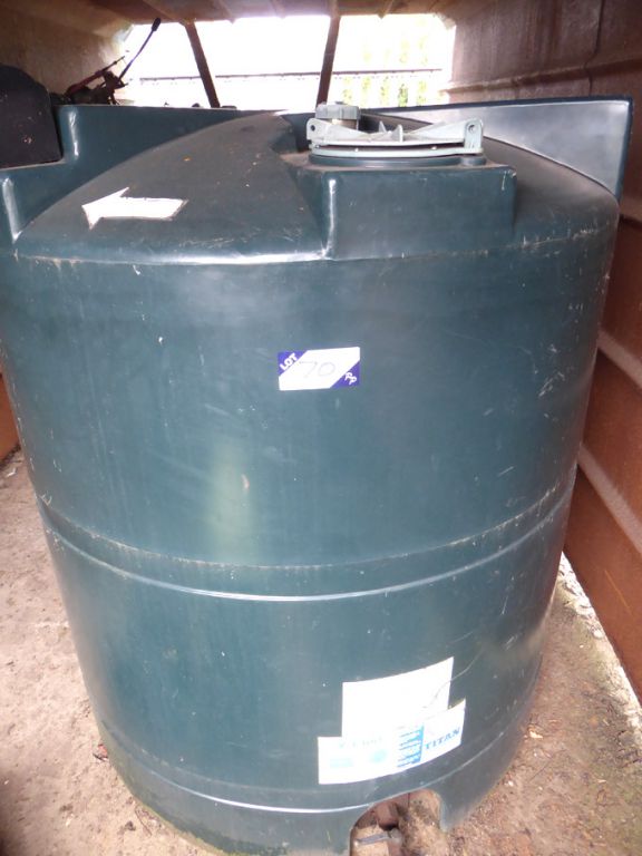 Titan V1300 plastic tank, 300gallons / 1300ltrs ca...