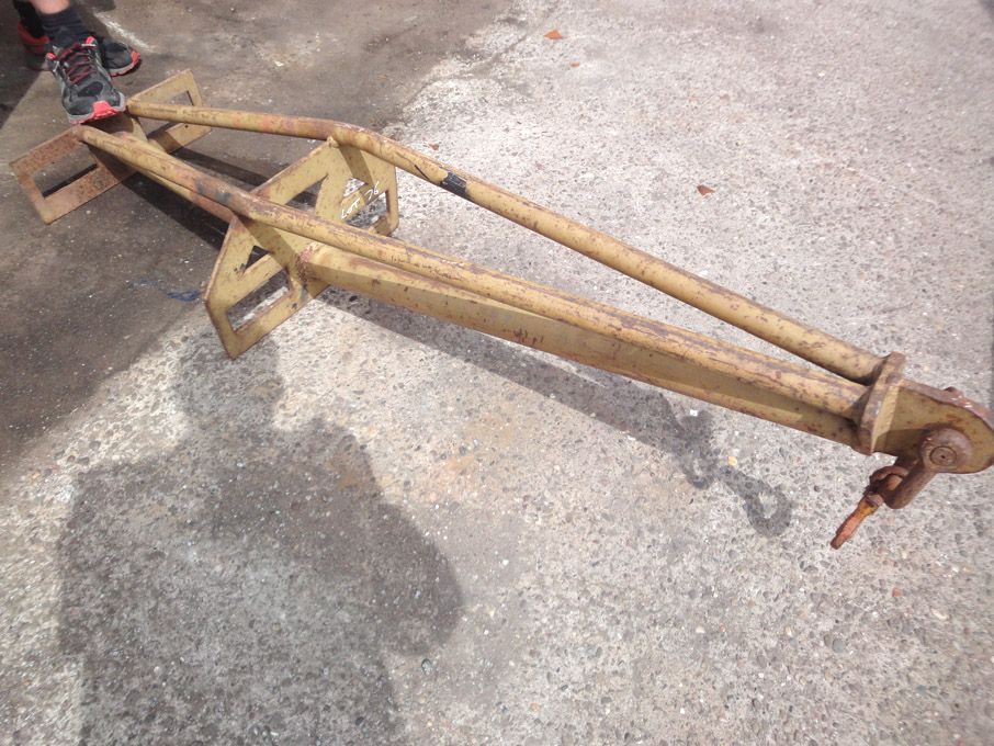 Metal jib type fork attachment